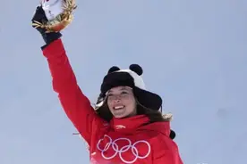 苏翊鸣腿骨折吓晕姥爷，谷爱凌脑震荡短暂失忆，冬奥冠军真不容易图片