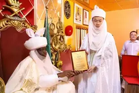 2019年，河南小伙考上北交大硕士，却跑到非洲当酋长，这是为何？图片