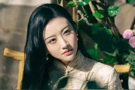 安徽一所高校女老师走红，堪称颜值天花板，学生“不忍逃课”图片