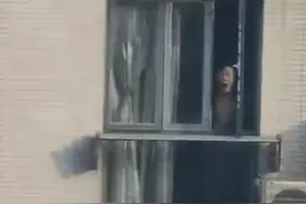 点开前没想到这么夸张…上海一位“吼叫老伯”让全小区崩溃！每天大吼“声音极其恐怖”图片