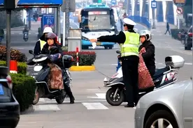 总算说清楚，4种电动车不用驾照就能骑，3种车驾照、年检都得有图片