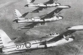 1966，吴氏三兄弟杀7名战友叛逃台湾，周总理震怒：把他们打下来图片