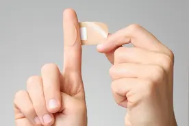 关于创可贴和创口贴的区别图片