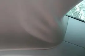 汽车内饰顶棚千万别用泡沫清洗剂去清洗图片