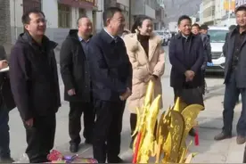 俞成辉：一枝一叶总关情 念兹在兹 一点一滴总关心 朝斯夕斯 一江一线总关切 长抓常抓图片