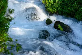 腾冲水美丨地下暗河图片