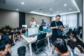 专骗韩国人、日本人！39人落网！南充警方捣毁一个“杀洋盘”网络诈骗窝点图片