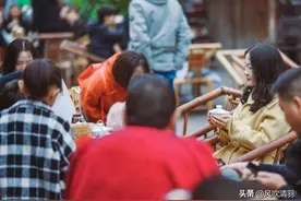 成都人多喜欢喝茶？如同上海人喜欢喝咖啡，百年茶馆20多年不涨价图片