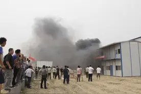 彩钢瓦价格便宜安装简单，为何被禁？彩钢瓦房非拆不可？图片