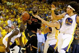 16年骑士4：3逆转勇士夺冠，老詹场均29+11+9，欧文乐福表现如何图片