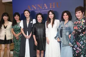 向太官宣郭碧婷怀二胎儿子，下个月将生产，向太已买珠宝奖励儿媳图片