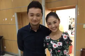 断臂女孩杨佩，9岁失去双臂，靠十字绣逆袭，遭男友抛弃再遇真爱图片