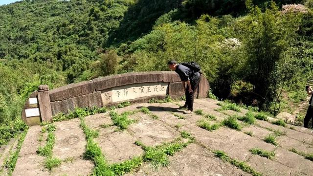 綦江永新石灰沟古道，至今保持原始风貌，太平桥背后故事悲壮感人