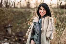 中年女人对你动心后，会表现得很直接图片