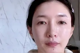 36岁江疏影的近况告诉我们：哪有什么仙女，离开妆容都是普通人图片