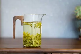 红茶、绿茶、白茶的功效都了解吗？一文了解茶叶对身体的不同好处图片