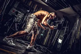 浅谈：为什么老一辈会认为健身出来是畸形身材？图片