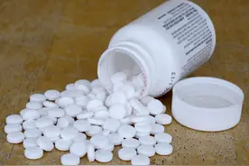 阿司匹林和他汀能停吗？长期吃有什么后果？吃几十年的他们告诉你图片