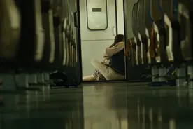 遭遇列车凶案，要怎么高效报警？图片