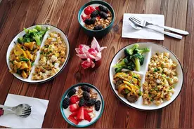 难得看到有新鲜银鱼卖，35元买1斤，回家做银鱼炒鸡蛋够吃2顿图片