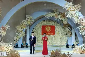 陕南歌手夏梅子应邀参加北京巴中商会2022新春团拜会活动图片