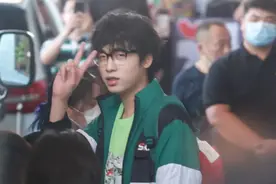 又一百大up主翻车，中国boy言论引起争议，评论区骂声不绝图片