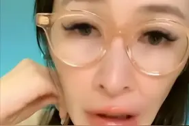 萧亚轩分手面容憔悴，李玟离世对她打击加重，精神状况引人担忧图片