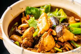 鸡肉不要再炖汤喝，这样烧鸡肉，麻辣鲜香，下酒又下饭图片