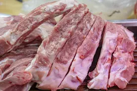 买排骨，要分清“前排”和“后排”，哪脆骨多，弄懂再买不吃亏图片