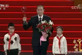 机长刘传健在9800米高空下，零下40度，成功迫降，34分钟救128人图片