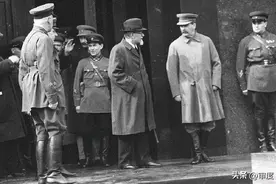 斯大林指责内务部杀人过多，叶若夫当众反怼：不是您的命令吗？图片