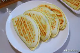 这样做的韭菜盒子，柔软筋道，剩下回锅热一热，依旧好吃图片