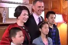 金星仨孩子近照曝光，全是弃婴，金星好有爱图片