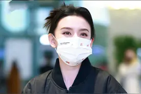 这才是潮人应有的打扮，宋祖儿身穿飞行员外套，轻松拿捏时尚感图片