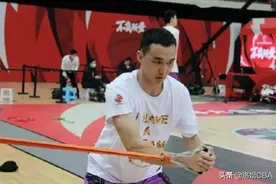 CBA三消息：山东双雄宣布离队，苏伟并未被裁员，祝铭震完成续约图片