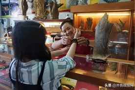 越南沉香市场鱼目混珠，游客难辨真假图片