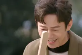 憋到笑出猪叫，鼻涕直流，笑到失去味觉，男神丢掉包袱真可怕图片