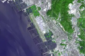 广东交通：深圳宝安机场历年卫星地图，当初没想到居然这么庞大！图片