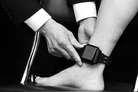 电子脚铐有多恐怖？带上它插翅也难飞，4分钟体验孟晚舟的痛苦图片