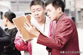 张若昀爸爸欠钱不还，二度成老赖，张若昀撇关系被骂白眼狼图片
