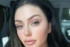 瓜子脸辣妹却有个巨大啤酒肚？这英格兰妹子靠惊人反差火了图片