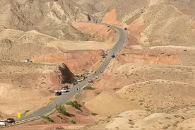 宁夏66号号公路也很震撼目前还是免费景点哦图片