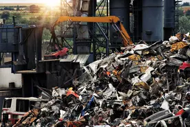 报废汽车上的座椅回收与拆解是门好生意，其利润是十分可观的图片