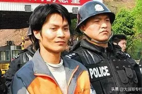 制造8起惊天惨案，四川杀人狂魔伍勇，猖狂至极图片