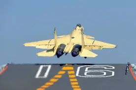 美媒：歼-15是苏-33的仿制品，性能一般，F/A-18E/F就能将其击败图片
