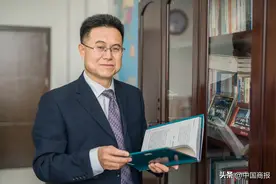 马建中：持续推进绿色低碳化，为皮革行业技术创新做贡献图片