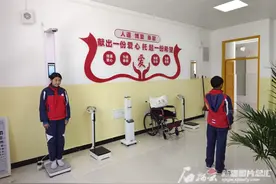 新疆建成16所博爱校医室图片