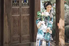 古人的端午节怎么过？吃粽子，送夏衣、“手环”、扇子？图片