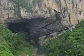 三峡绝壁上方发现黄金洞，科考队冒死进入发现白骨，揭开千年谜团图片