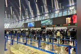 五一小长假首日，上海两大机场迎来出入境客流高峰图片